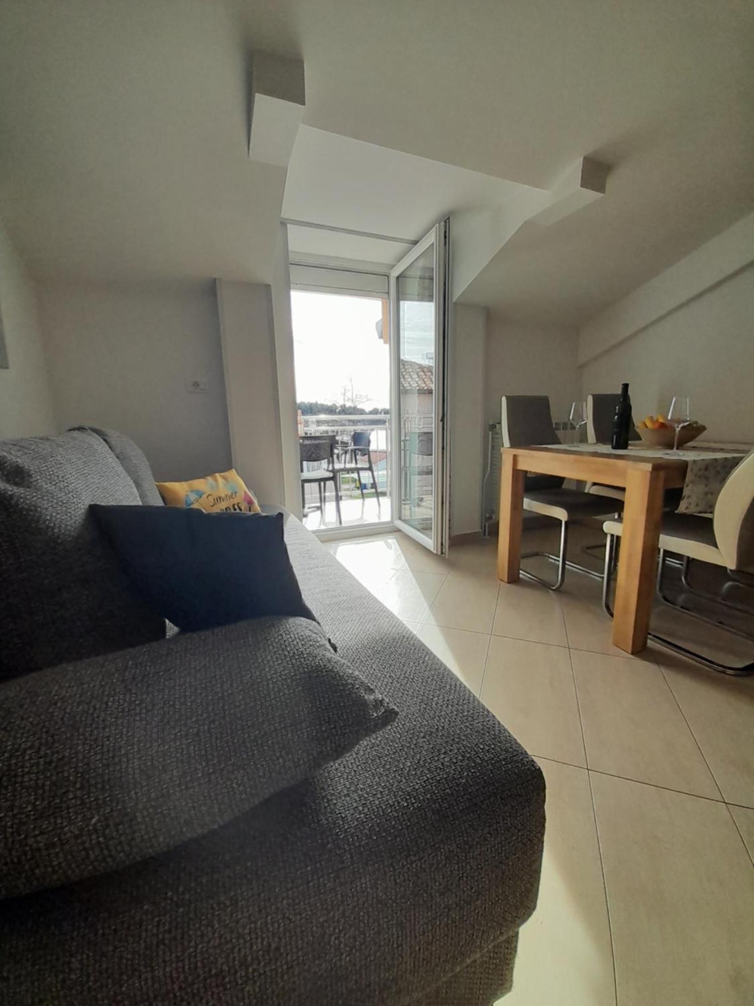 Apartman Voch Zambratija  Buitenkant foto