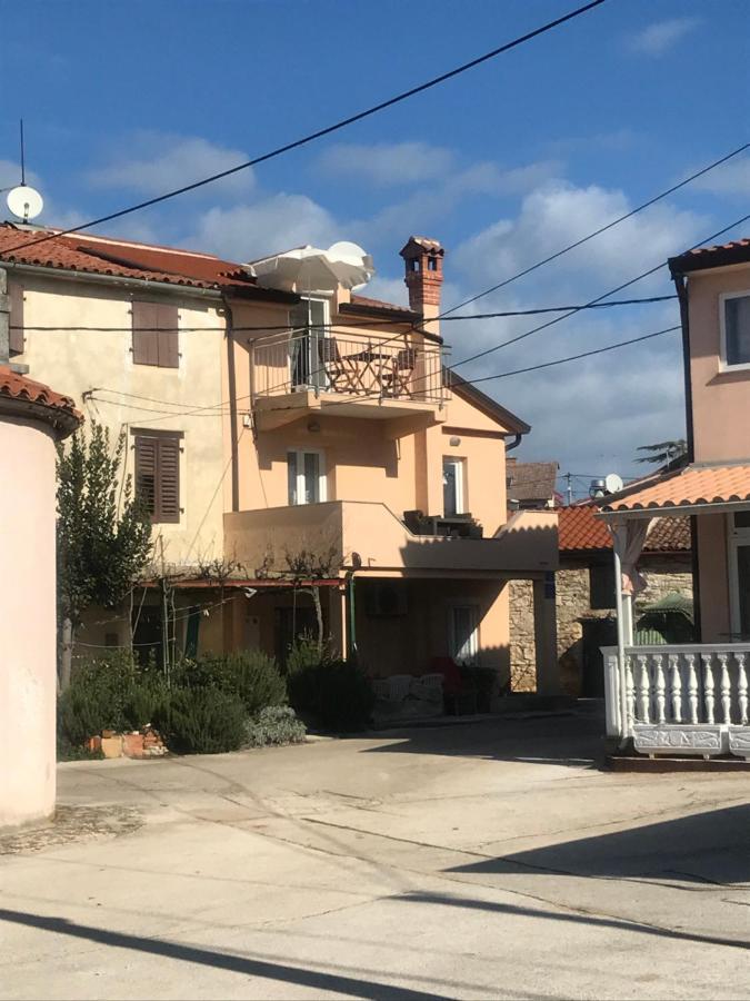 Apartman Voch Zambratija  Buitenkant foto